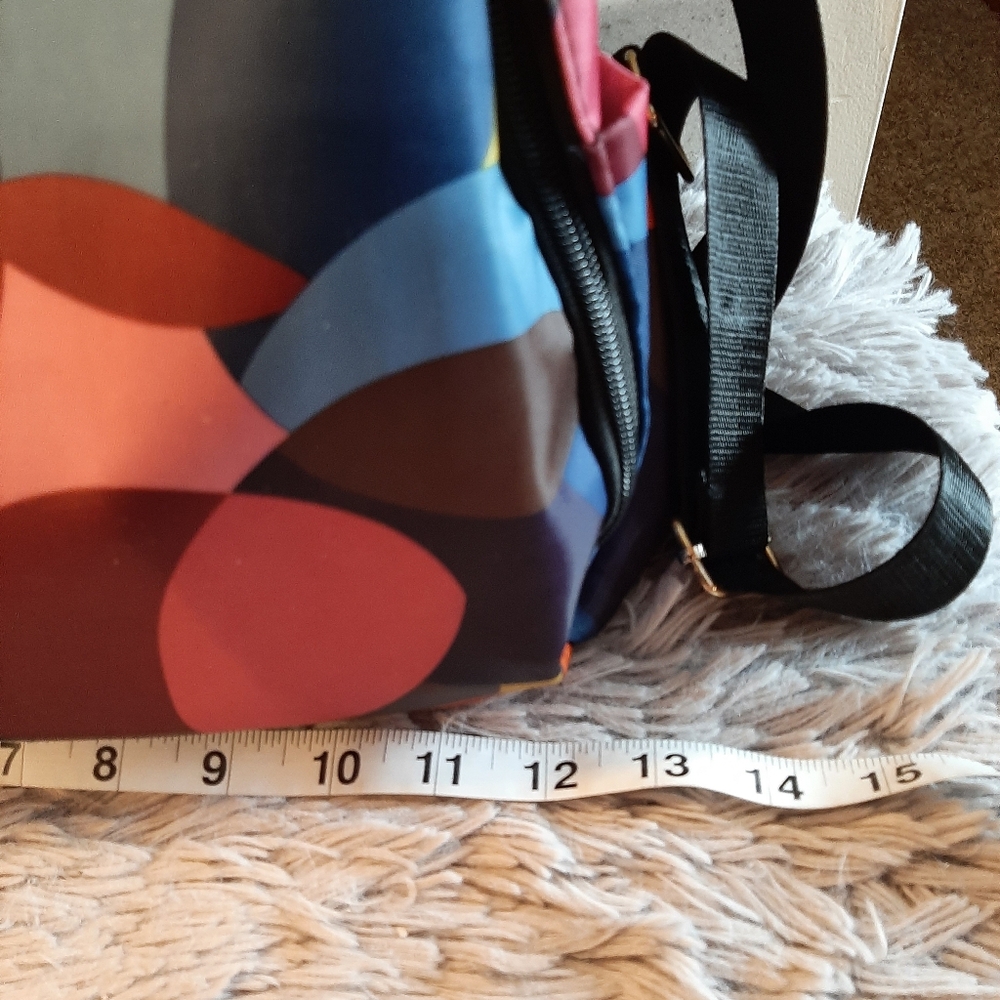 Poaba Abstract Multicolored Lightweight Backpack - Picture 6 of 10